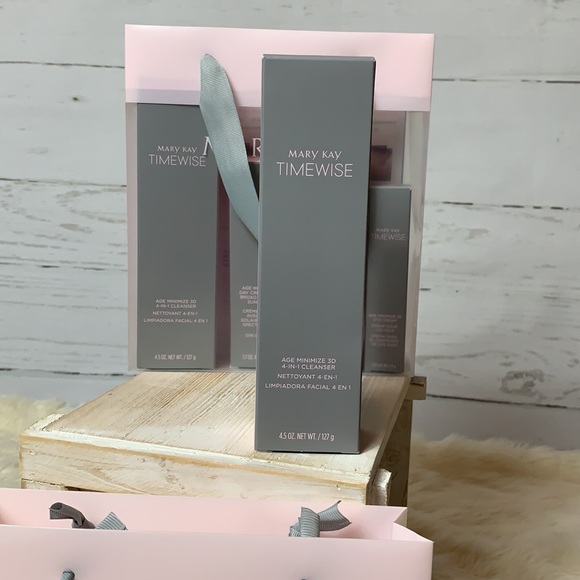 Combo to Oily Skin. Age Minimize 3D 4-in-1 cleanser set (1 of 2) - Picture 4 of 7